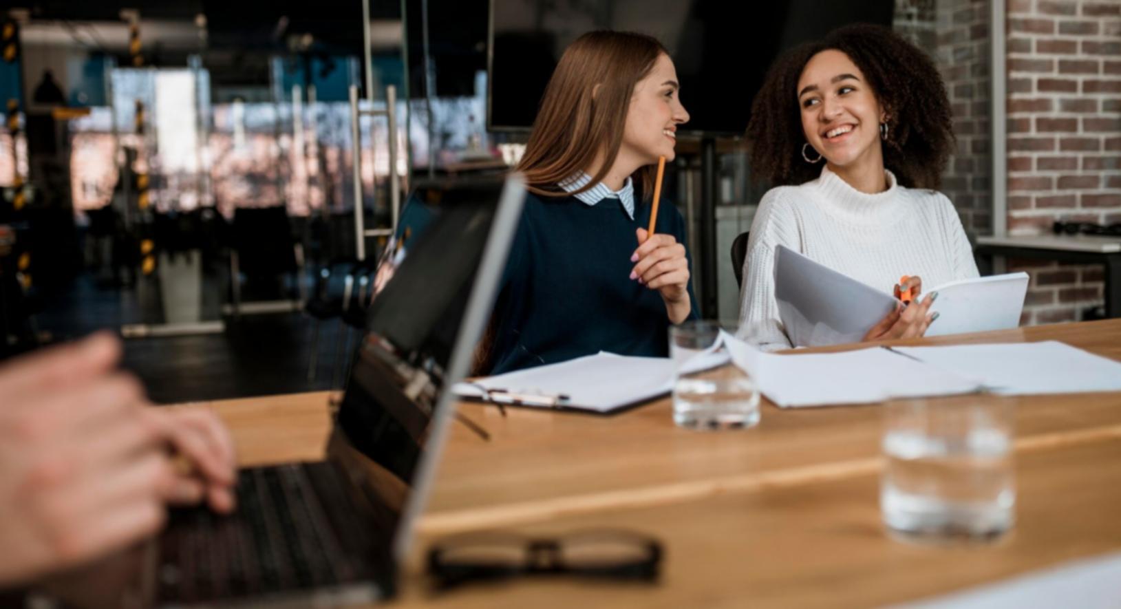 Team bei der Arbeit an Finanzkonzepten